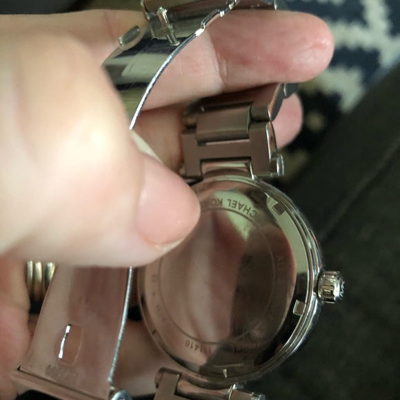 Women’s Michael Kors Watch - Picture 3 of 6